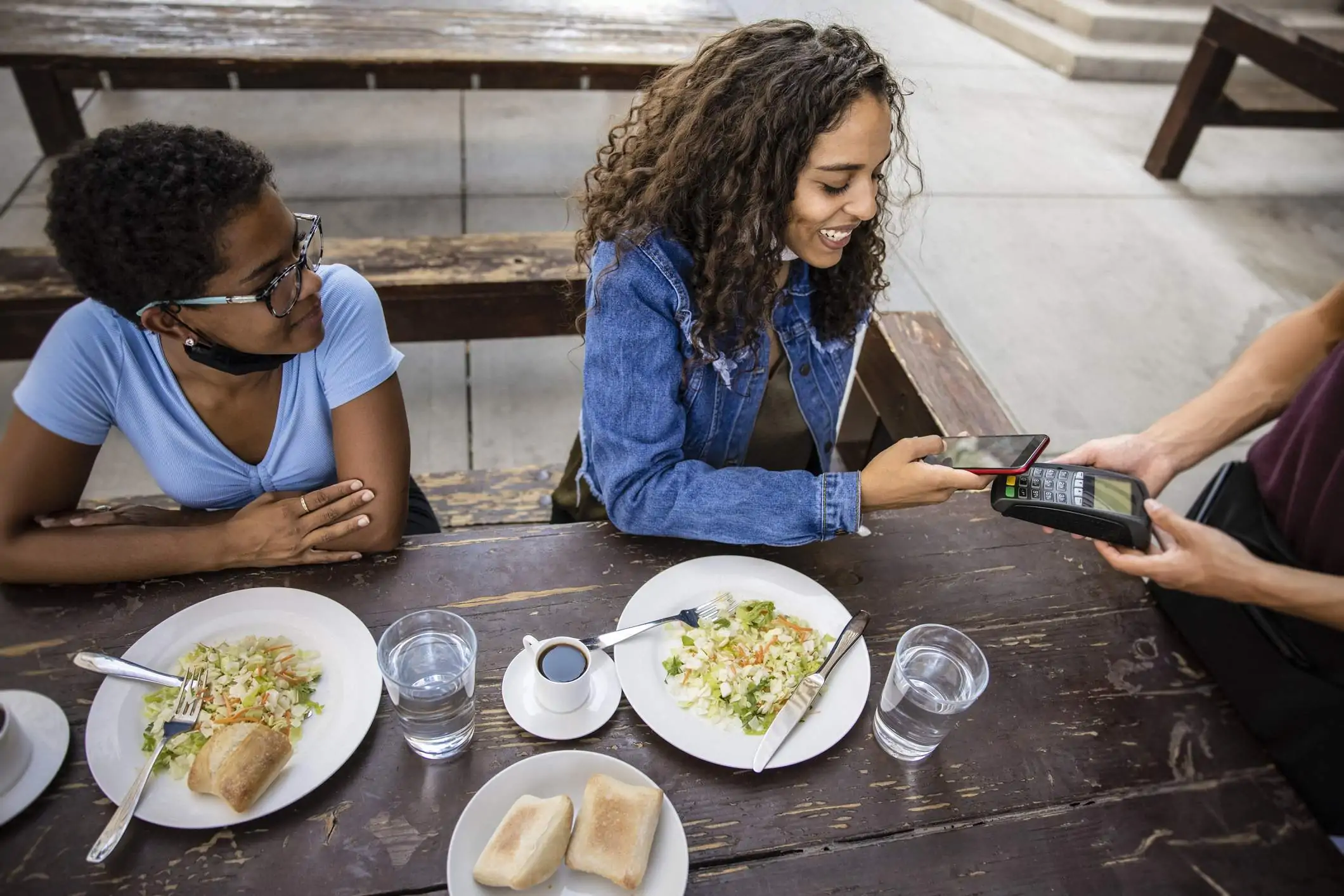 paying-contactless